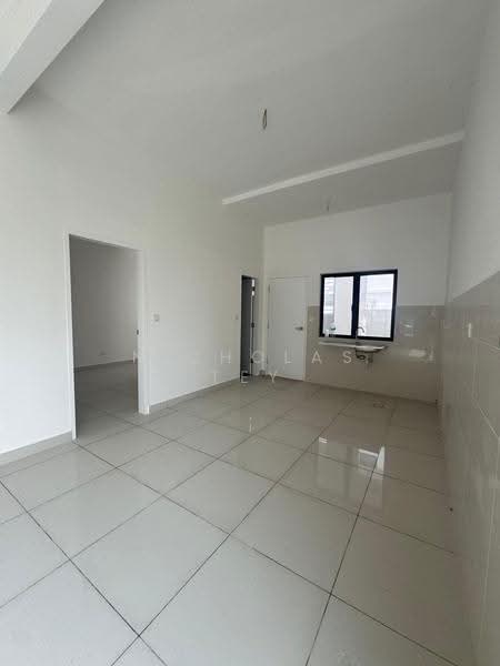 2-storey Terraced House for Sale in Kluang (Johor) - Nicholas Tey - Kitchen - PropertyGuru.com.my