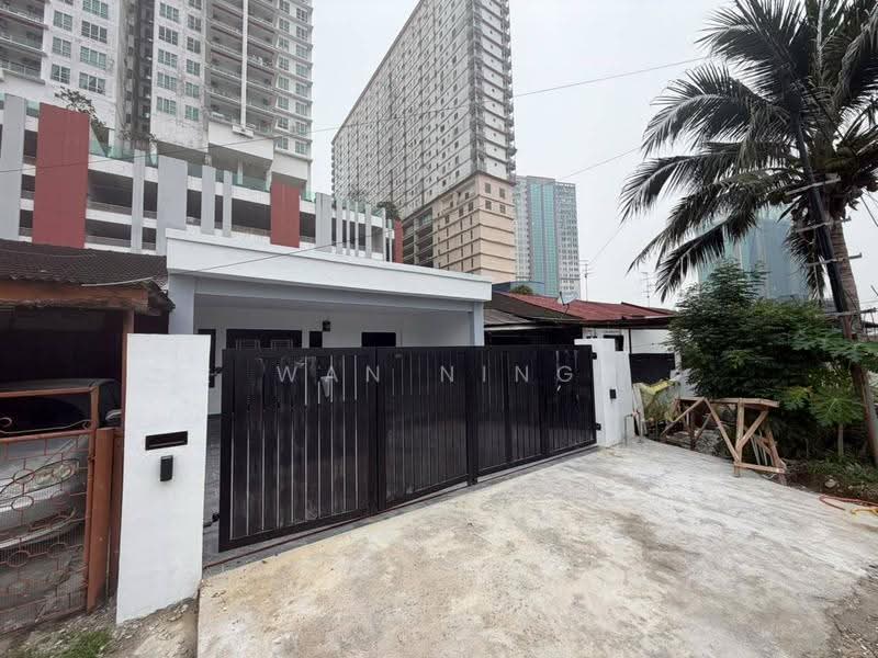1-storey Terraced House for Sale in Taman Abad (Johor Bahru) - Wan Ning - Exterior - PropertyGuru.com.my