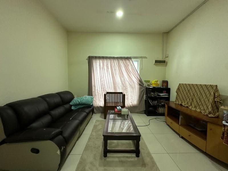 2.5-storey Terraced House for Sale in Batu Pahat (Johor) - Joan Lee - Living Room - PropertyGuru.com.my
