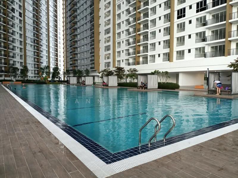 Condominium for Rent at Platinum Splendor Residence - Yanny Siow - Pool - PropertyGuru.com.my