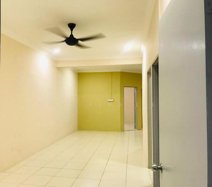 1-storey Terraced House for Sale in Taman Universiti (Skudai) - Coco Feng Lily - Living Room - PropertyGuru.com.my