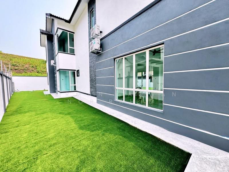 Bungalow House for Sale in Kajang (Selangor) - Herman Sazwan Nor Rahim - Exterior - PropertyGuru.com.my