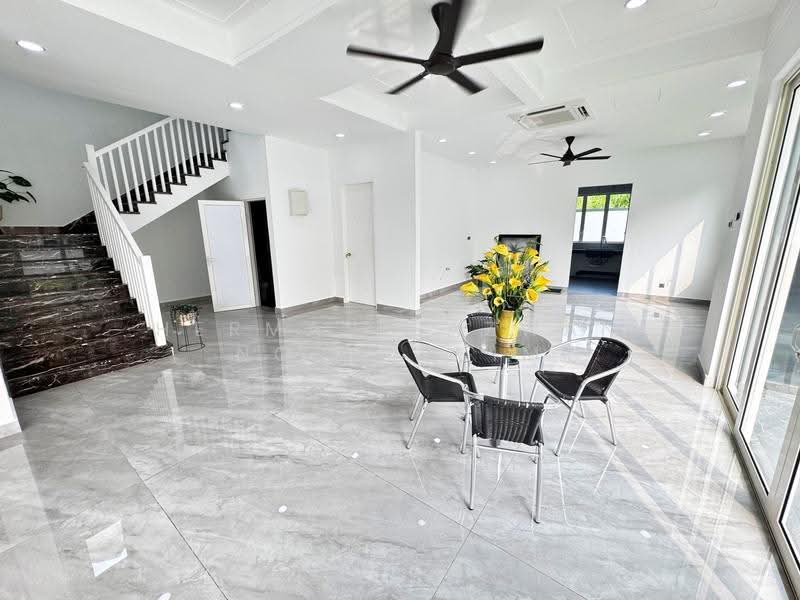 Bungalow House for Sale in Kajang (Selangor) - Herman Sazwan Nor Rahim - Living Room - PropertyGuru.com.my