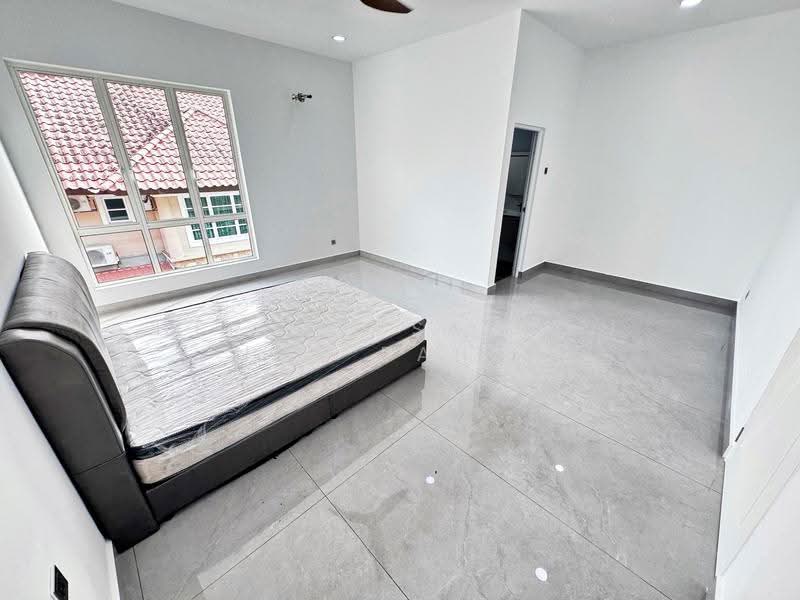 Bungalow House for Sale in Kajang (Selangor) - Herman Sazwan Nor Rahim - Bedroom - PropertyGuru.com.my