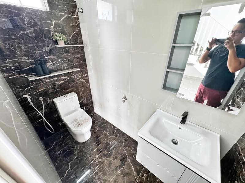 Bungalow House for Sale in Kajang (Selangor) - Herman Sazwan Nor Rahim - Bathroom - PropertyGuru.com.my