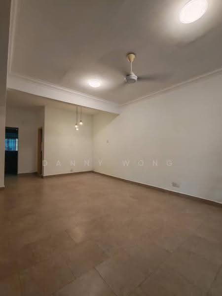 Rumah Teres 2-Tingkat untuk Disewa di Taman Desa Mas (Rawang) - Danny Wong - Living Room - PropertyGuru.com.my