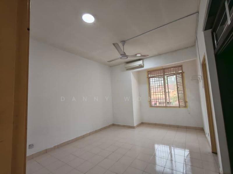 Rumah Teres 2-Tingkat untuk Disewa di Taman Desa Mas (Rawang) - Danny Wong - Living Room - PropertyGuru.com.my