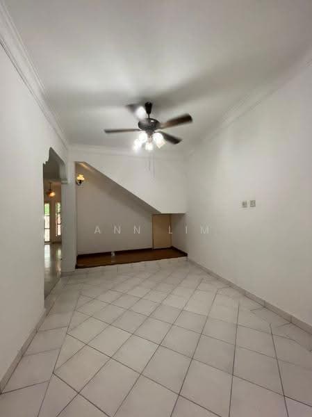 2-storey Terraced House for Sale in Bandar Kinrara Seksyen 1 (Bandar Kinrara) - Ann Lim - Living Room - PropertyGuru.com.my