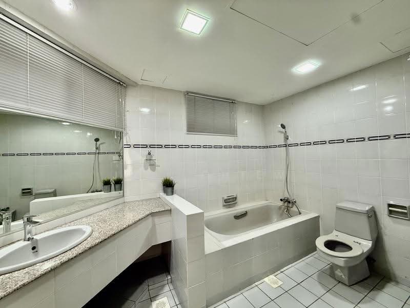 Kondominium untuk Disewa di D' Mayang Condominium - Jean Chiew - Bathroom - PropertyGuru.com.my