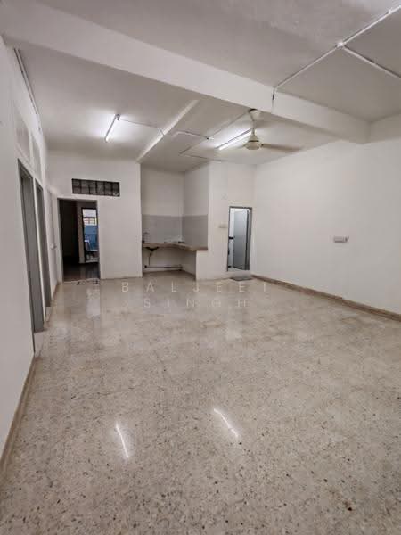 Rumah Teres 2-Tingkat untuk Dijual di Jalan Ipoh (Kuala Lumpur) - Baljeet Singh - Kitchen - PropertyGuru.com.my