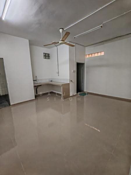 Rumah Teres 2-Tingkat untuk Dijual di Jalan Ipoh (Kuala Lumpur) - Baljeet Singh - Kitchen - PropertyGuru.com.my