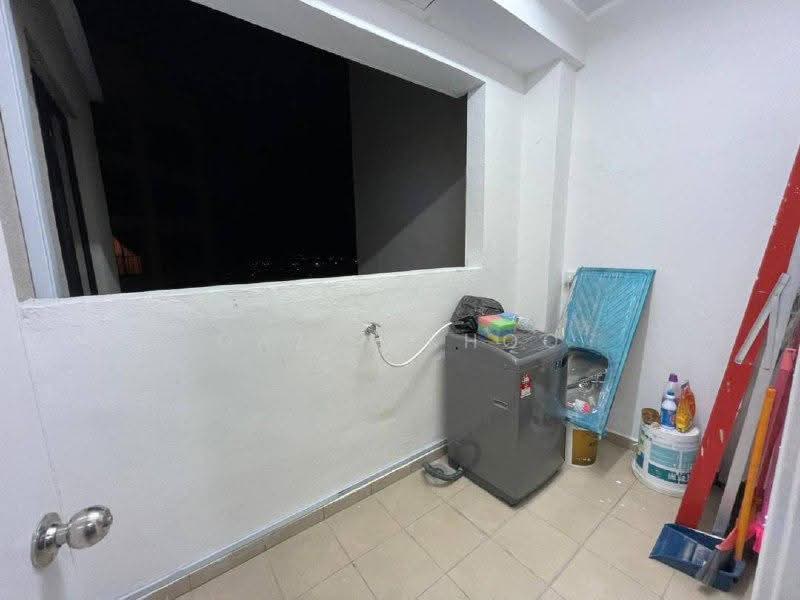 Kondominium untuk Disewa di Upper East @ Tiger Lane - Qazin Khoo - Balcony - PropertyGuru.com.my