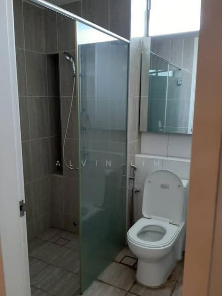 Kondominium untuk Dijual di A'Marine Condominium - Alvin Lim - Bathroom - PropertyGuru.com.my
