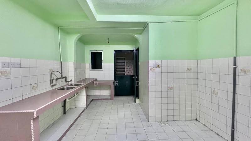 3-storey Terraced House for Sale in Taman Dato Senu (Sentul) - Mohd Ridzuan - Kitchen - PropertyGuru.com.my