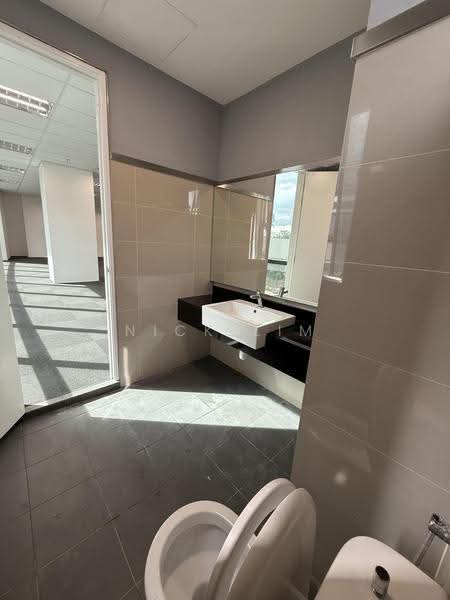 Pejabat untuk Disewa di Taman Kuchai (Jalan Klang Lama (Old Klang Road)) - Nick Lim - Bathroom - PropertyGuru.com.my