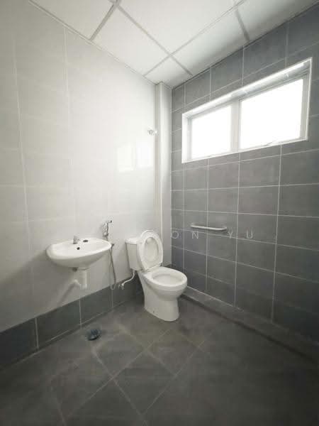 Shop / Office for Sale in Taiping (Perak) - Anderson Yu - Bathroom - PropertyGuru.com.my