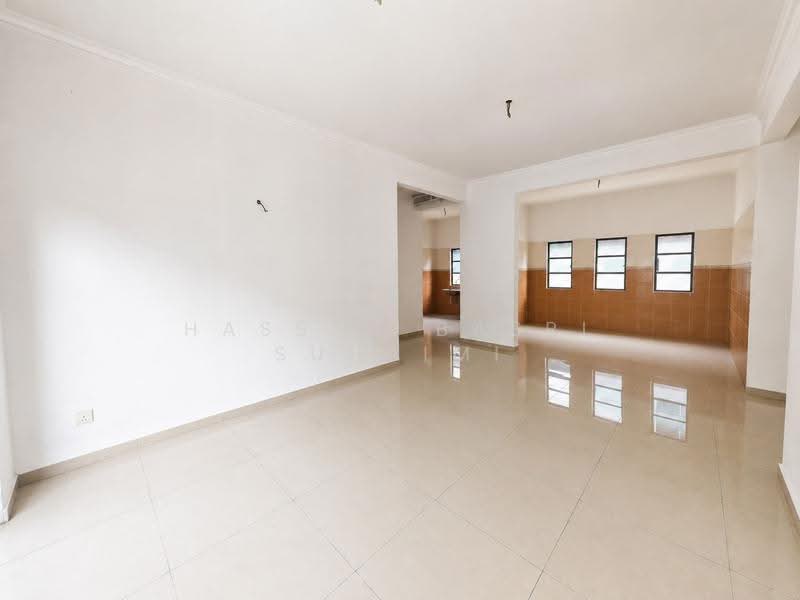 Rumah Banglo untuk Dijual di Taman Astana Indah (Bangi) - Hassan Basri Suhaimi - Living Room - PropertyGuru.com.my