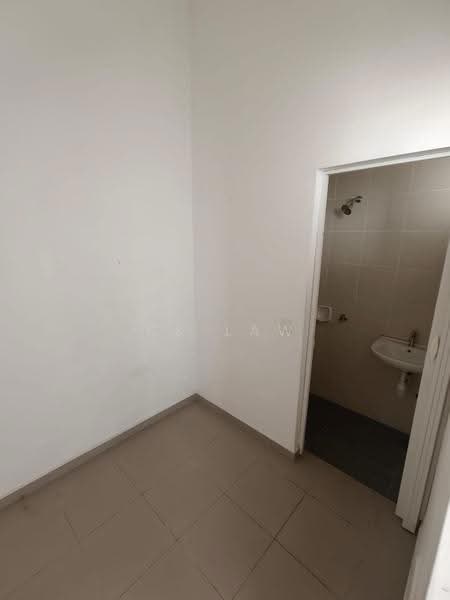 Semi-Detached House for Sale in Setia Ecohill (Semenyih) - CK Law - Bathroom - PropertyGuru.com.my