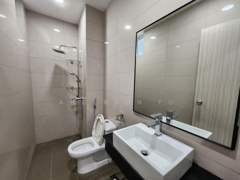 Condominium for Sale at The WaterEdge (Pinggiran Air) - Anderson Yu - Bathroom - PropertyGuru.com.my