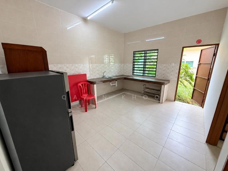 Semi-Detached House for Sale in Kelebang (Ipoh) - Qazin Khoo - Kitchen - PropertyGuru.com.my