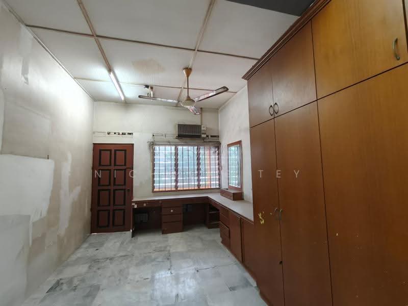 2-storey Terraced House for Sale in Taman Johor Jaya (Johor Bahru) - Nicholas Tey - PropertyGuru.com.my
