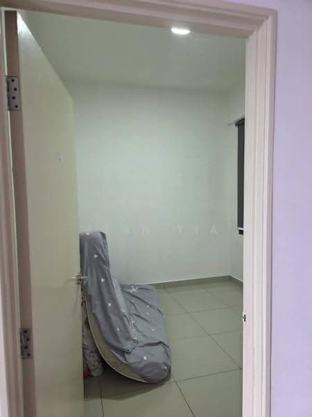 Kediaman Servis untuk Dijual di Palazio - Alan Tia - Bedroom - PropertyGuru.com.my