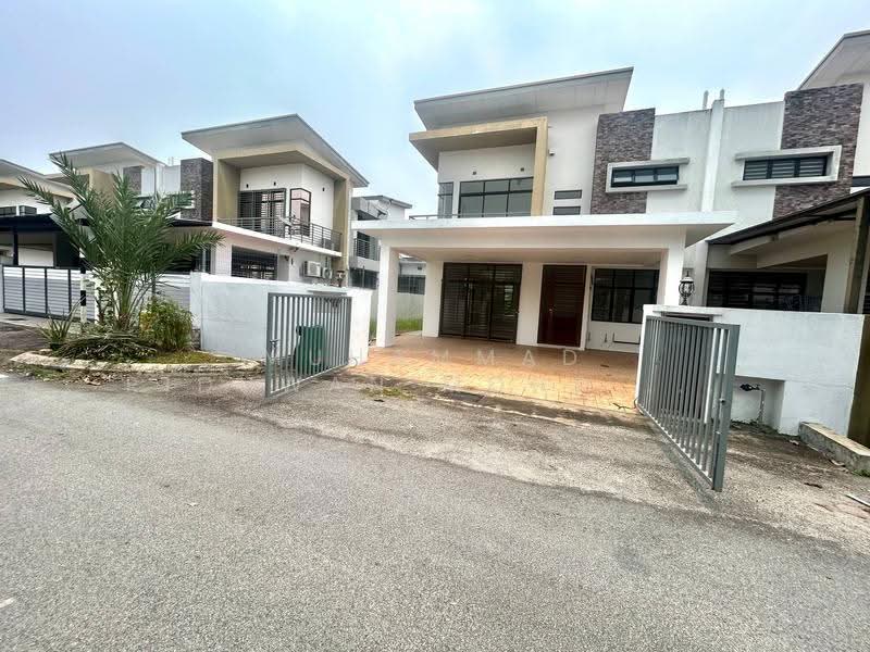 Semi-Detached House for Sale in Semenyih (Selangor) - Muhammad Ridhwan Mohd Huzairi - Exterior - PropertyGuru.com.my