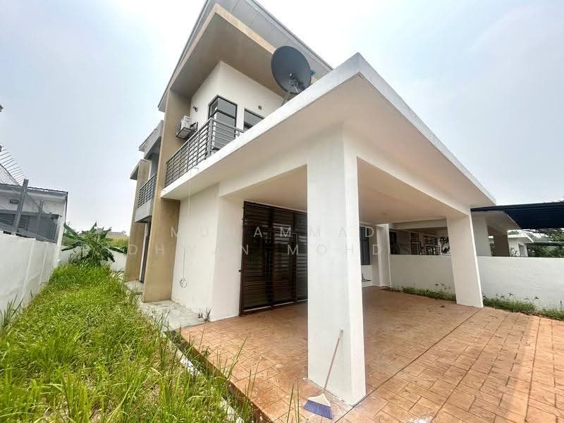 Semi-Detached House for Sale in Semenyih (Selangor) - Muhammad Ridhwan Mohd Huzairi - Exterior - PropertyGuru.com.my