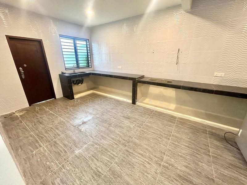 Semi-Detached House for Sale in Semenyih (Selangor) - Muhammad Ridhwan Mohd Huzairi - Kitchen - PropertyGuru.com.my