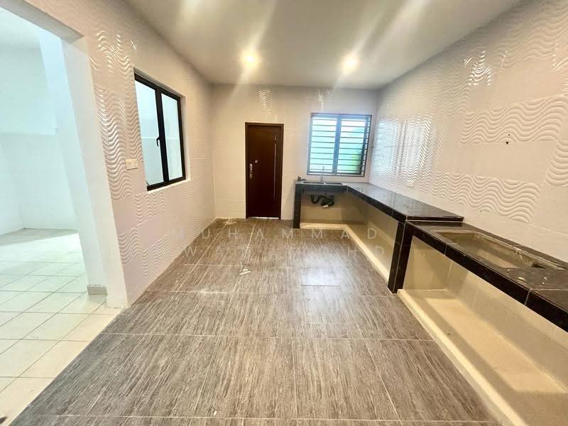 Semi-Detached House for Sale in Semenyih (Selangor) - Muhammad Ridhwan Mohd Huzairi - Kitchen - PropertyGuru.com.my