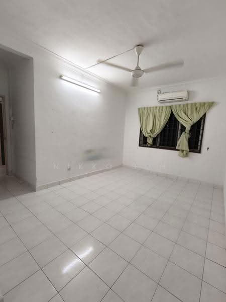 Kondominium untuk Disewa di Selesa Puteri Condominium - Nikko Soh - Living Room - PropertyGuru.com.my