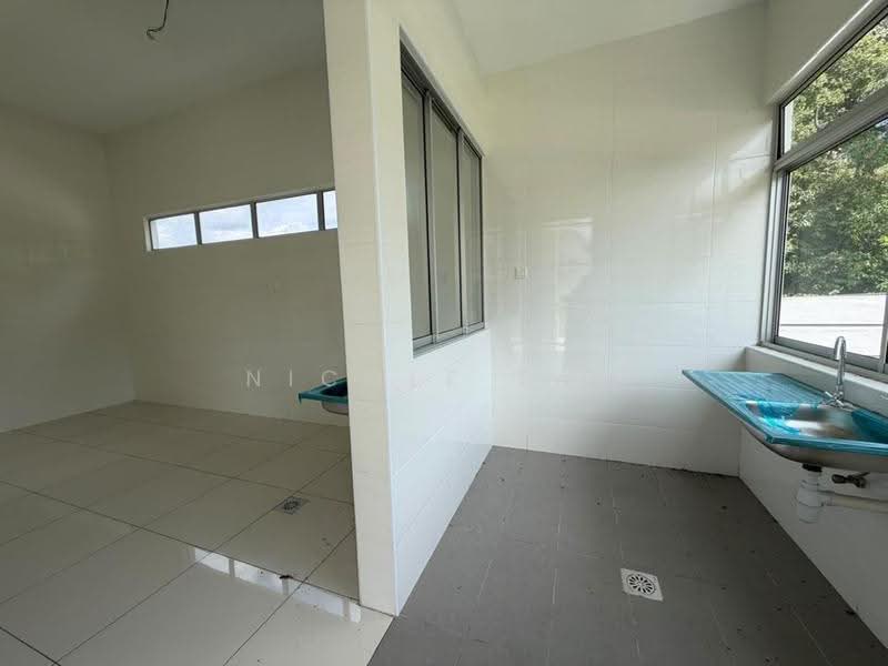Rumah Banglo untuk Dijual di Senawang (Negeri Sembilan) - Nicole Tan - Kitchen - PropertyGuru.com.my