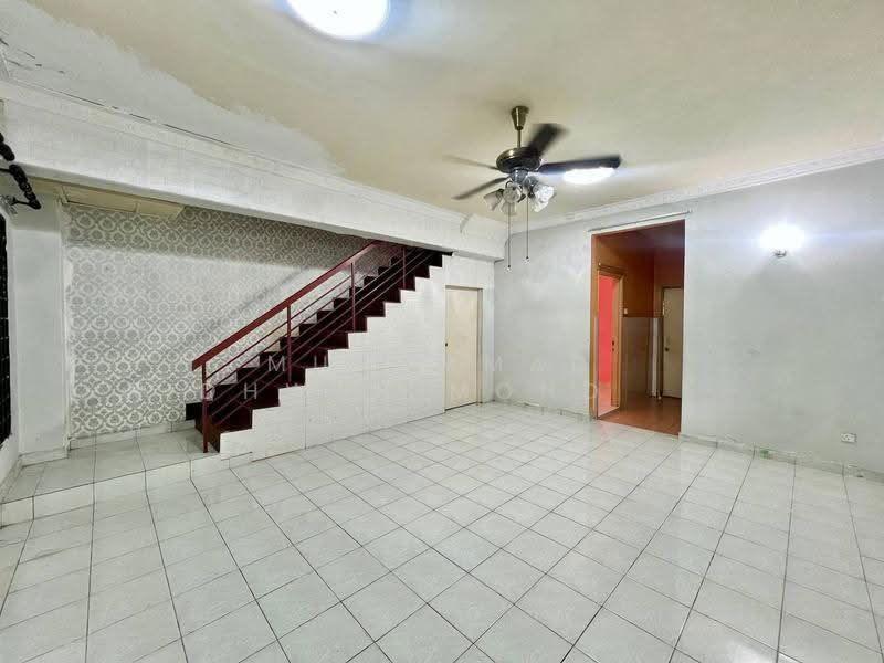 2-storey Terraced House for Sale in Semenyih (Selangor) - Muhammad Ridhwan Mohd Huzairi - Living Room - PropertyGuru.com.my