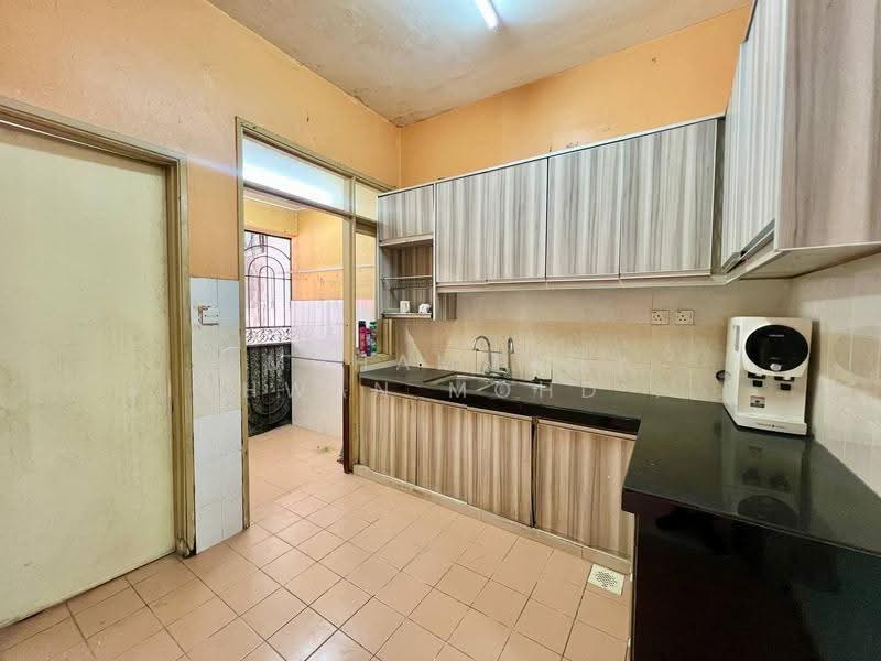 2-storey Terraced House for Sale in Semenyih (Selangor) - Muhammad Ridhwan Mohd Huzairi - Kitchen - PropertyGuru.com.my