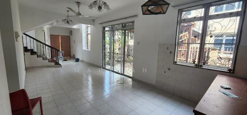Semi-Detached House for Sale in Bandar Seri Putra (Bangi) - Mahirah . - Interior - PropertyGuru.com.my