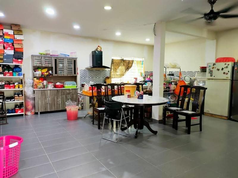 Rumah Teres 2-Tingkat untuk Dijual di Bandar Putra Permai (Seri Kembangan) - Sammi Chong - Kitchen - PropertyGuru.com.my