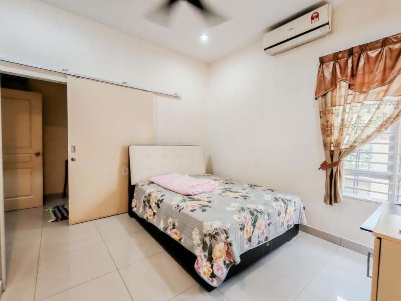 Rumah Berkembar untuk Dijual di Taman Mutiara Indah (Puchong) - Nadzmie Nasir - Bedroom - PropertyGuru.com.my