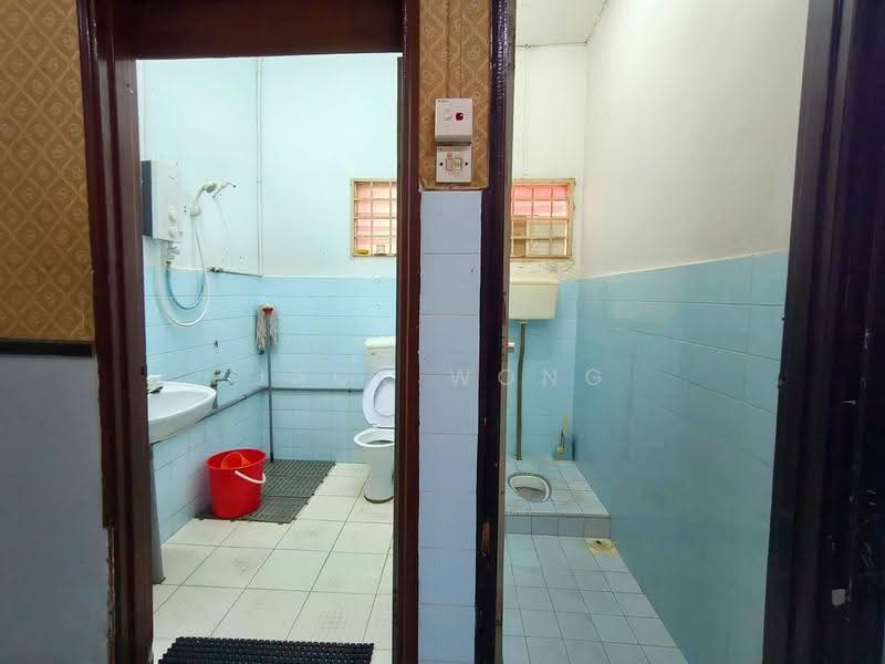 Rumah Teres 1-Tingkat untuk Dijual di Taman Johor Jaya (Johor Bahru) - Jack Wong - Bathroom - PropertyGuru.com.my