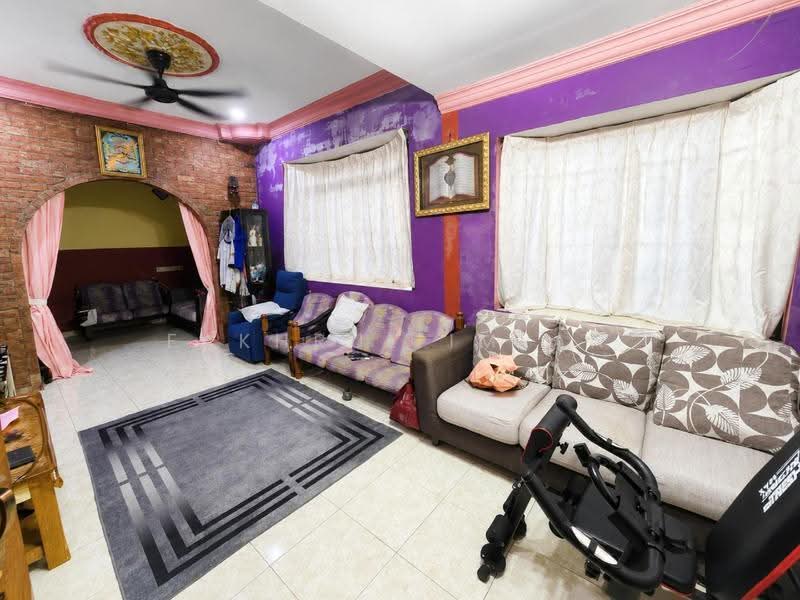 Rumah Teres 1-Tingkat untuk Dijual di Taman Daya (Johor Bahru) - Fakhrul Imlan - Living Room - PropertyGuru.com.my