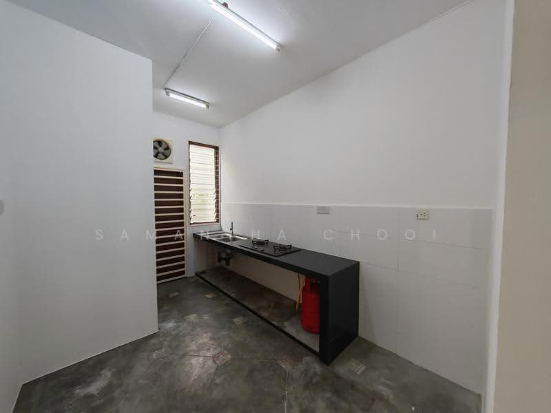 2-storey Terraced House for Sale in Taman Putra Prima (Puchong) - Samantha Chooi - Kitchen - PropertyGuru.com.my