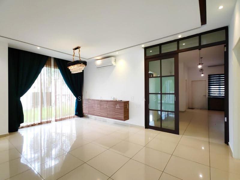 2-storey Terraced House for Sale in Bandar Sri Sendayan (Negeri Sembilan) - Hassan Basri Suhaimi - Living Room - PropertyGuru.com.my