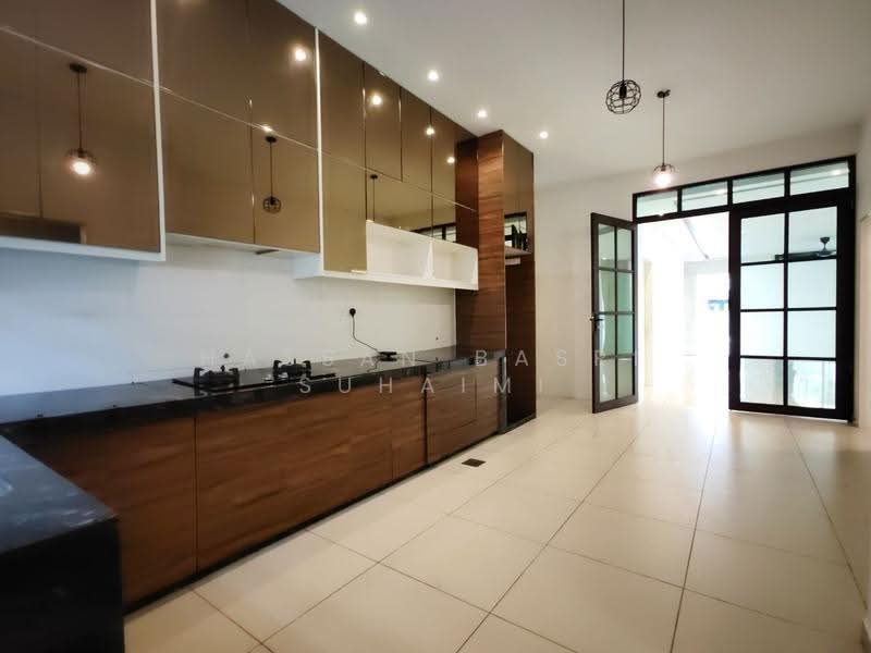 2-storey Terraced House for Sale in Bandar Sri Sendayan (Negeri Sembilan) - Hassan Basri Suhaimi - Kitchen - PropertyGuru.com.my