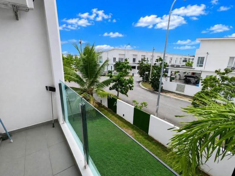 2-storey Terraced House for Sale in Bandar Sri Sendayan (Negeri Sembilan) - Hassan Basri Suhaimi - Exterior - PropertyGuru.com.my