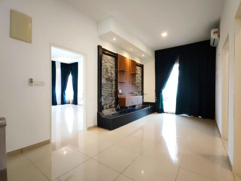 2-storey Terraced House for Sale in Bandar Sri Sendayan (Negeri Sembilan) - Hassan Basri Suhaimi - Living Room - PropertyGuru.com.my