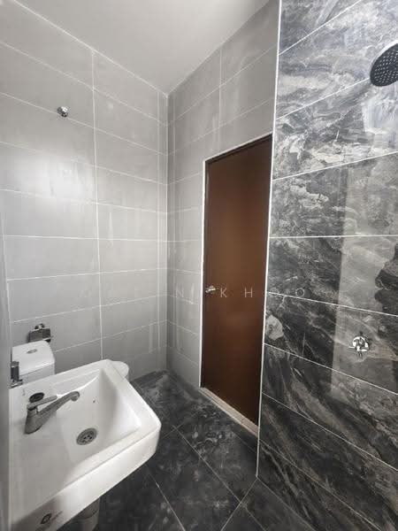 Rumah Teres 2-Tingkat untuk Dijual di Kelebang (Ipoh) - Qazin Khoo - Bathroom - PropertyGuru.com.my