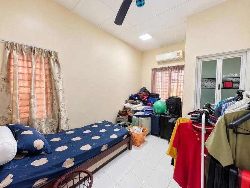 Rumah Teres 2-Tingkat untuk Dijual di Taman Putra Budiman (Balakong) - Muhammad Ridhwan Mohd Huzairi - Bedroom - PropertyGuru.com.my