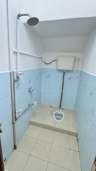 Rumah Teres 2-Tingkat untuk Disewa di Taman Johor Jaya (Johor Bahru) - Ivan Ong - Bathroom - PropertyGuru.com.my