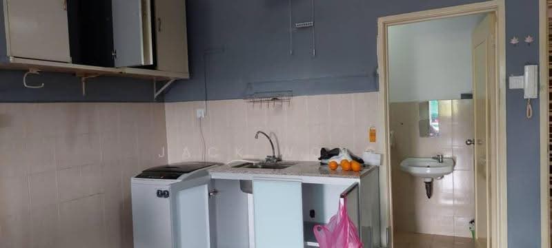 Pangsapuri untuk Dijual di Lake View Suites - Jack Wong - Kitchen - PropertyGuru.com.my