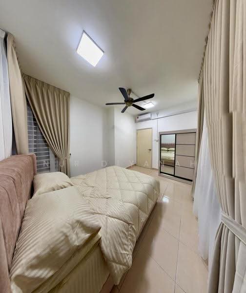 Room 2 (Middle) : RM 900/month