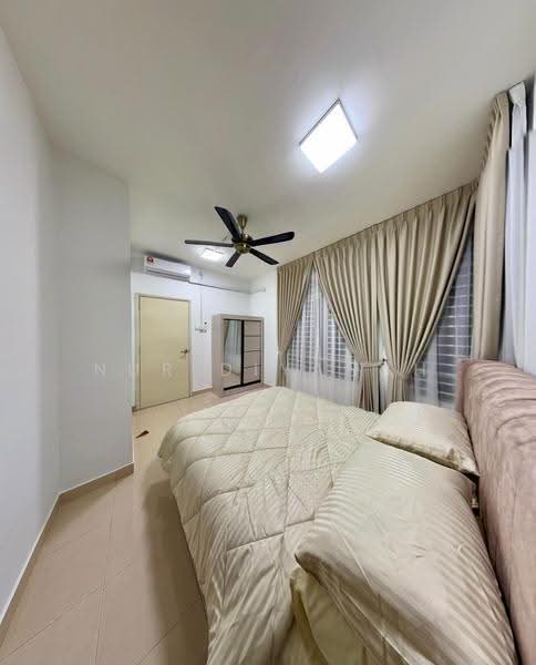 Room 2 (Middle) : RM 900/month